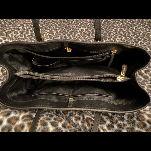 Michael Kors Black Leather Jet Set Travel Tote - Picture 4 of 4